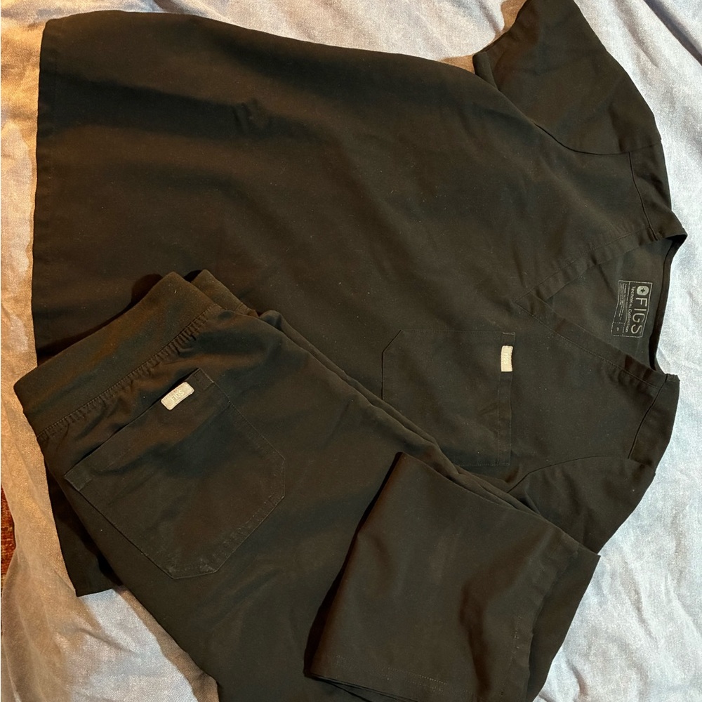 Figs Black Scrub Set